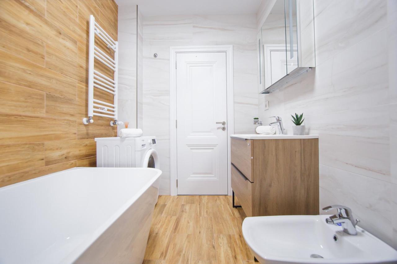 오라데아 Creamy Wood Haven 아파트 외부 사진