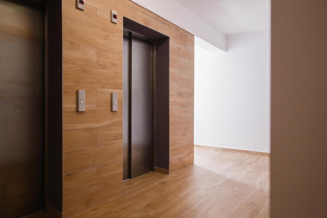 오라데아 Creamy Wood Haven 아파트 외부 사진